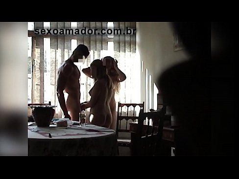 ❤️ Sexveninder inviterer en kæmpe mand og en trekant med ham ❤ Porno at da.porn-evooli.ru ☑